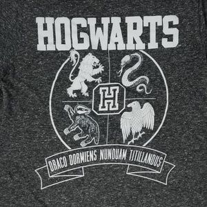 Hogwarts T Shirt Comfy Tee Size Small